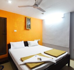 Double Bed AC Room