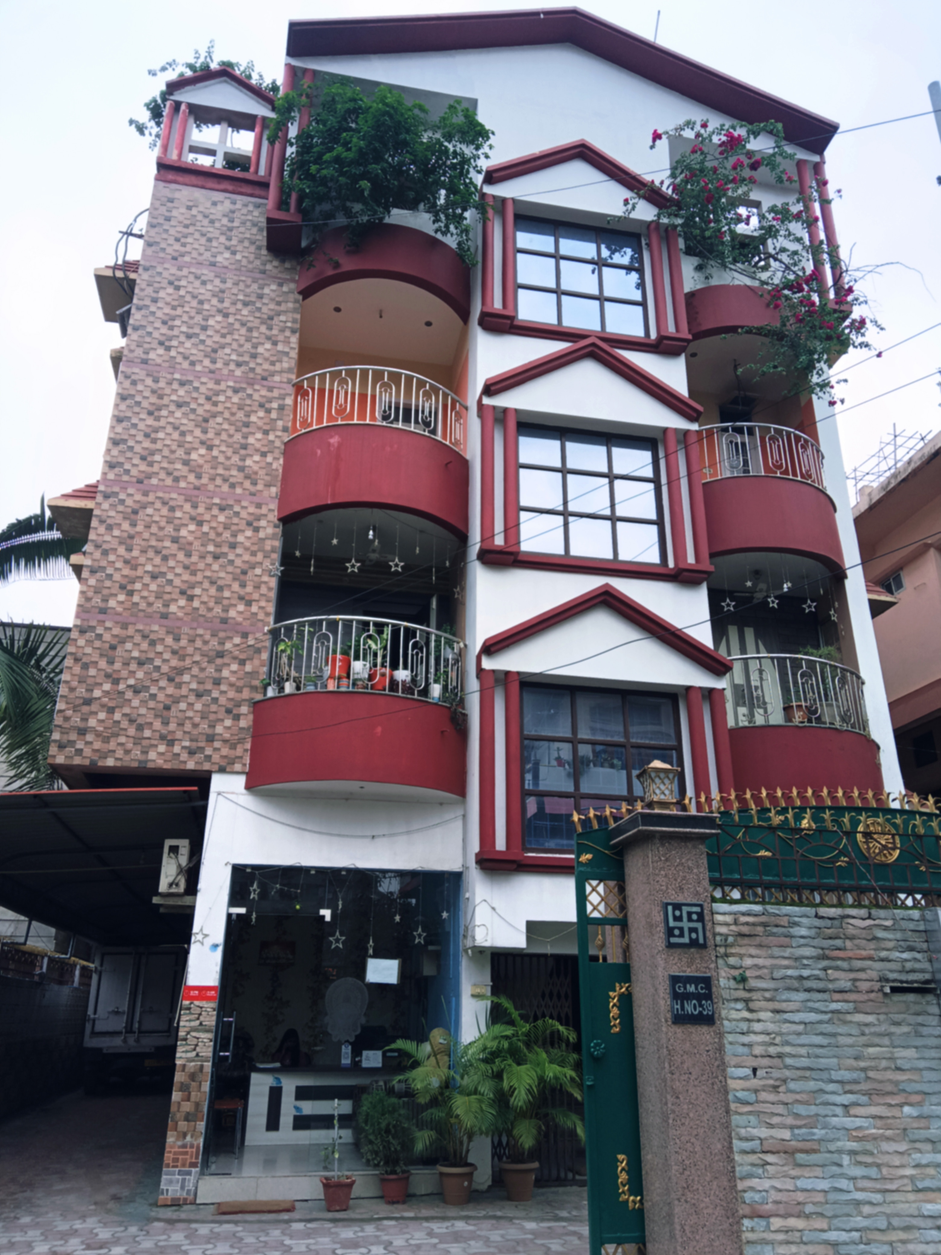 Hotel Suvika Inn - Tap to explore photos