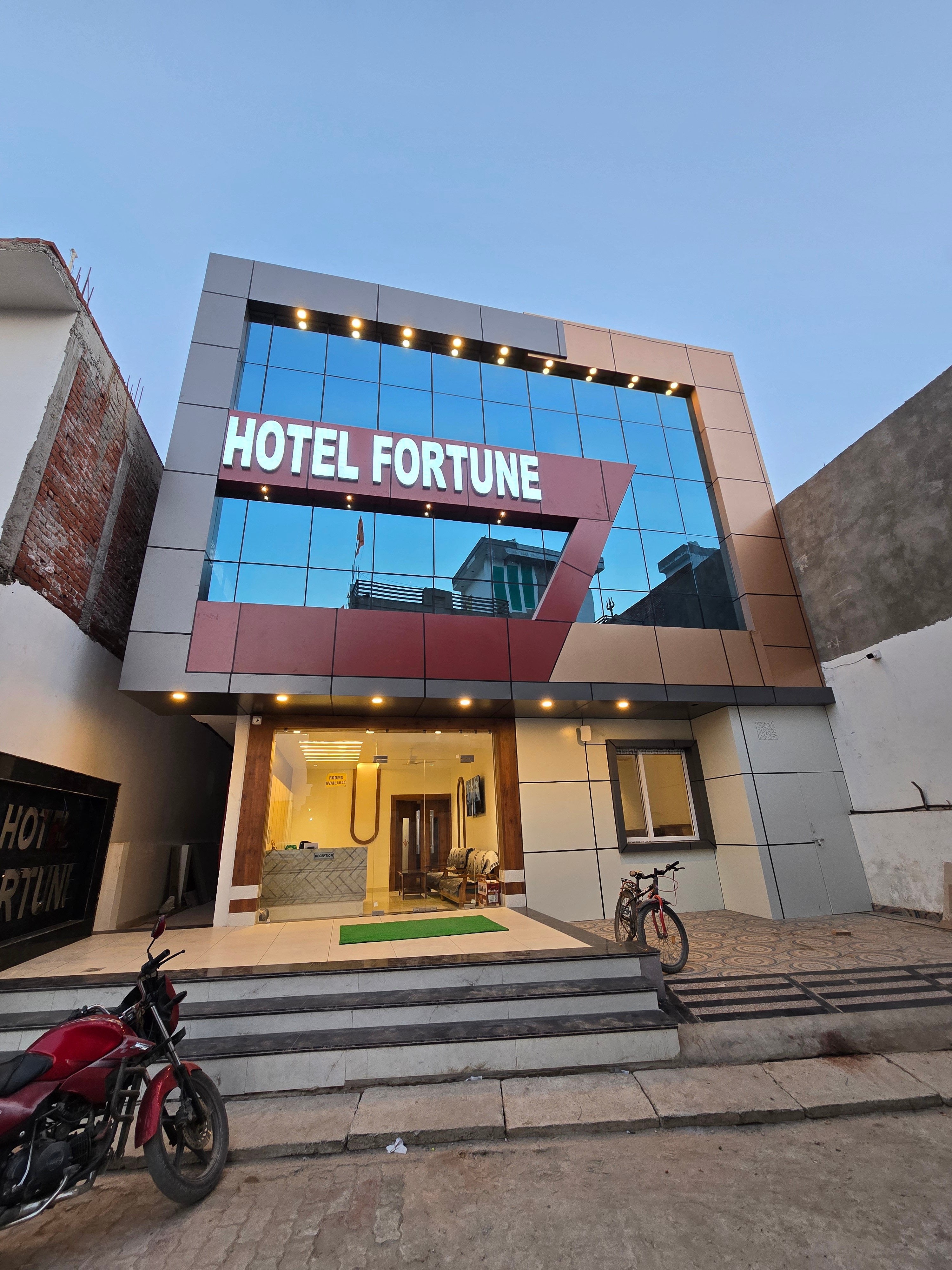 Hotel Fortune - Tap to explore photos