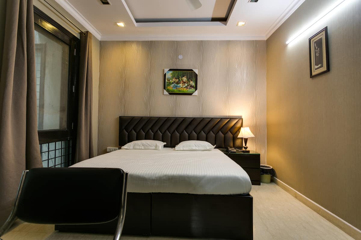 Safdarjung Enclave Apartments 3 Bedroom 2nd Floor - Tap to explore photos