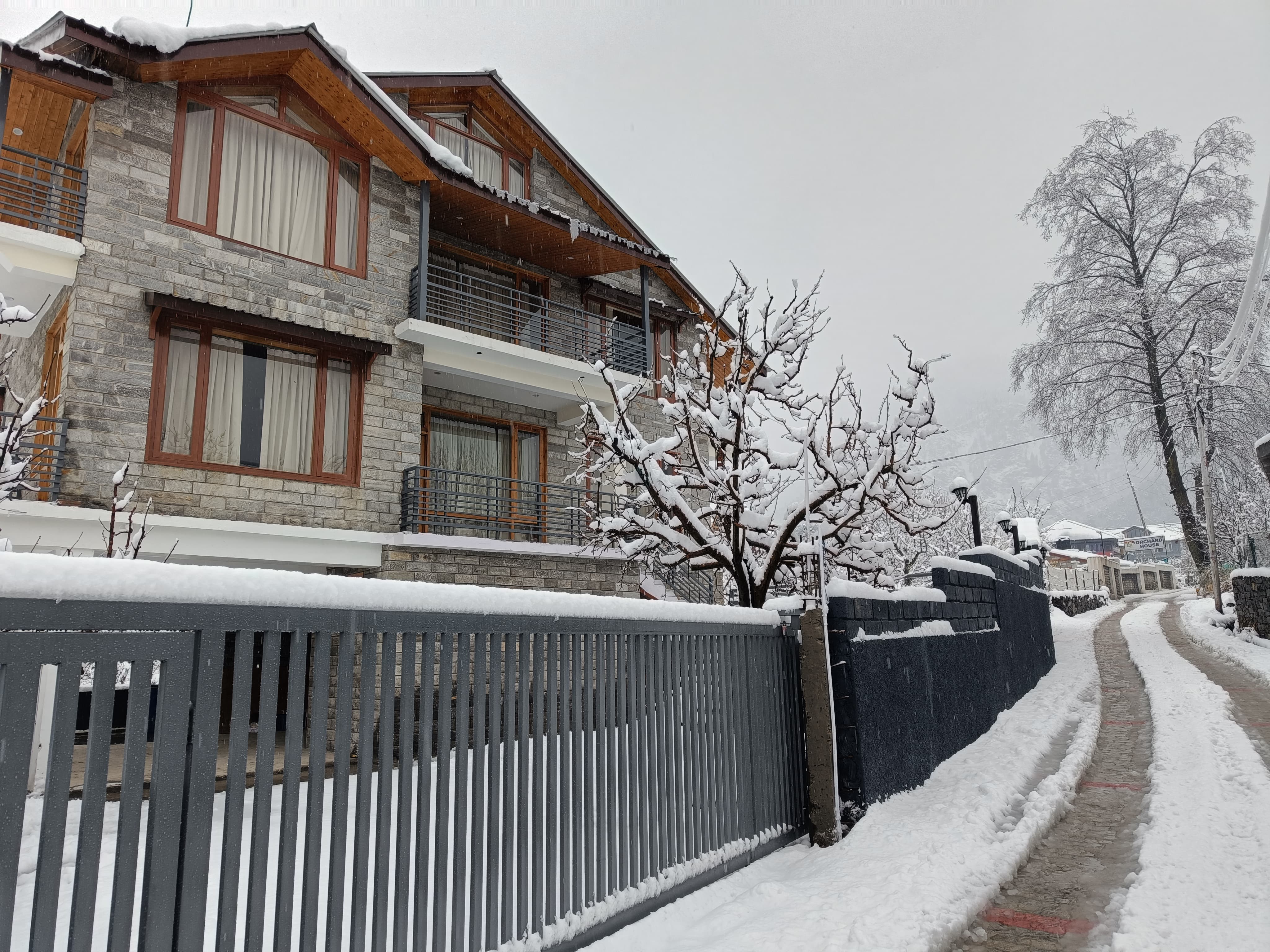 Odbostays Manali - Tap to explore photos