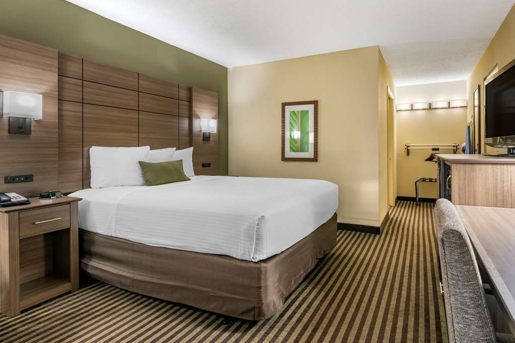 Best Western Downtown Stuart - Tap to explore photos