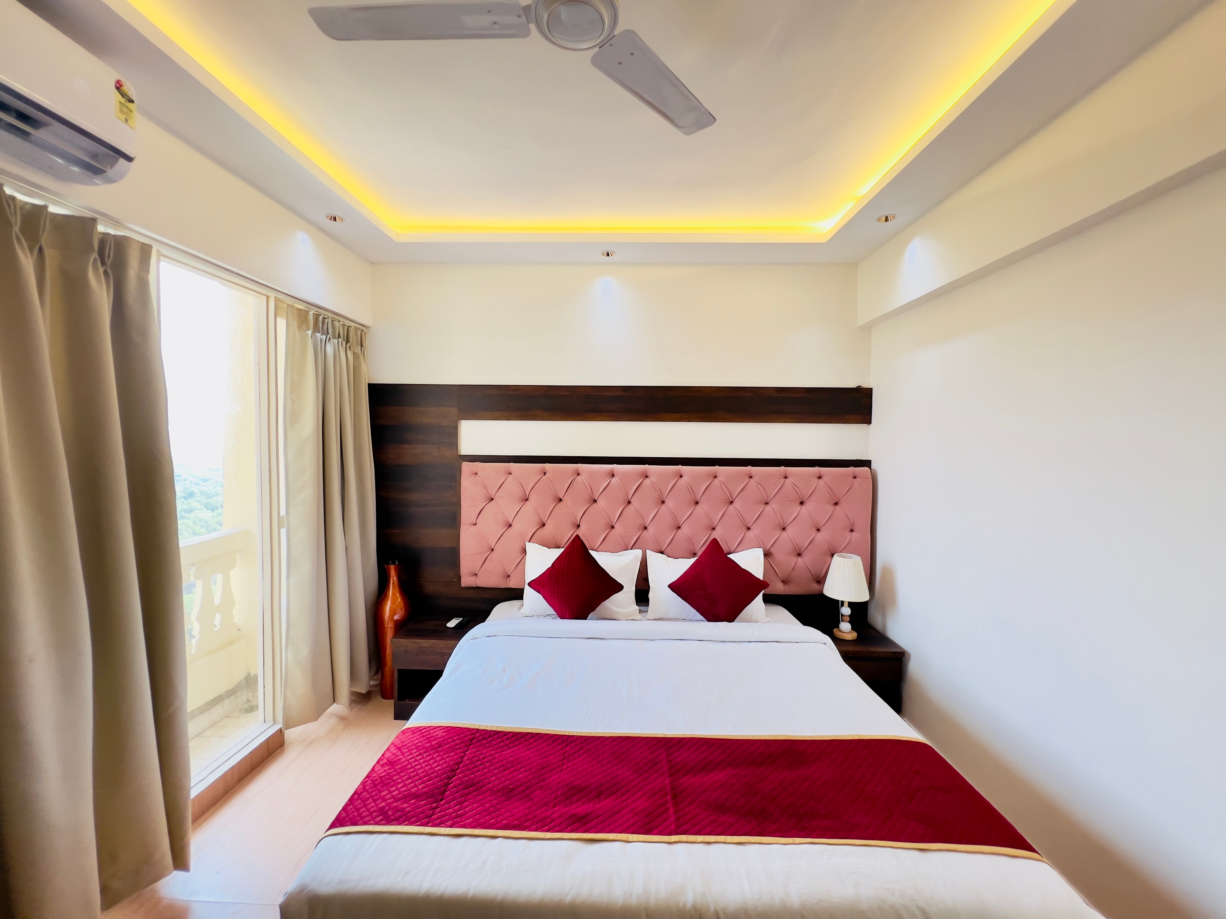 Outstay Executive Apartments - Tap to explore photos