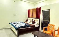 Deluxe Room 1