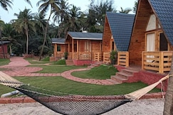 Crystal Waves Devbag, Malvan