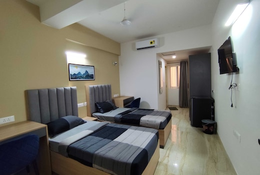 Super Collection O Local Square Karle Town