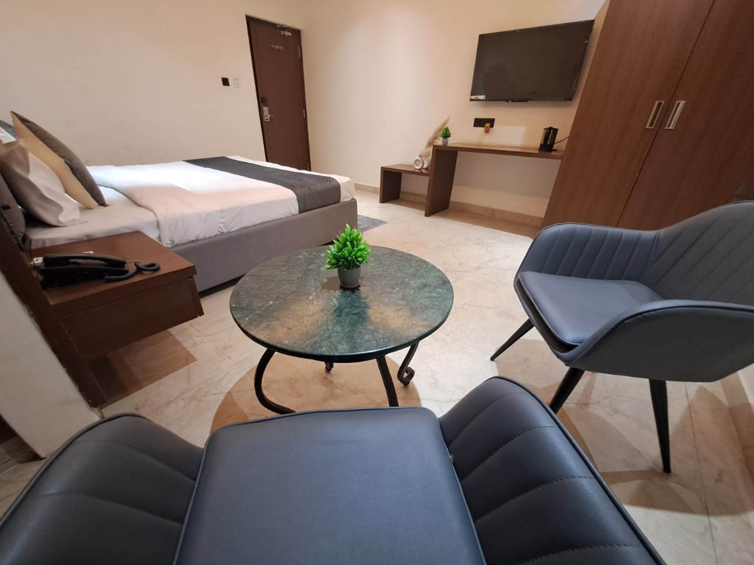 AGARWAL RESIDENCY Recently Renovated - Tap to explore photos