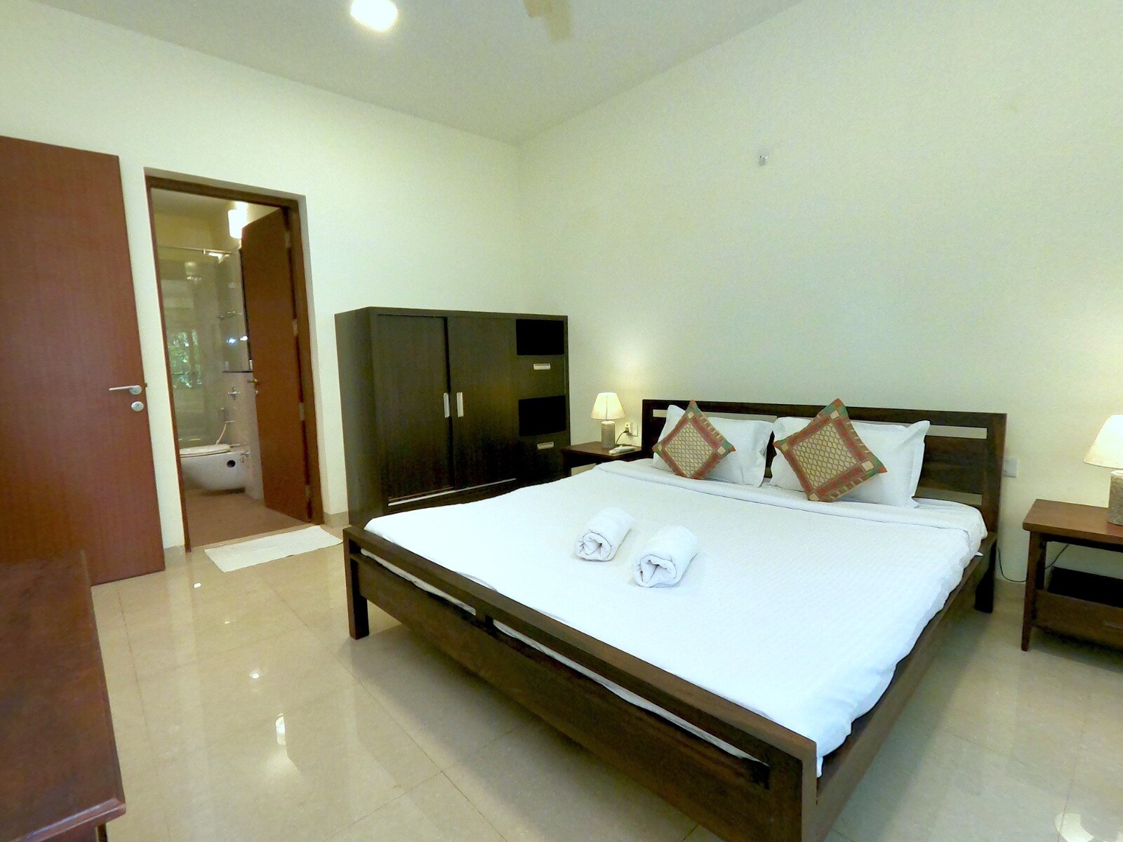 Lush 3BHK Casinos Beaches at 10 mins drive - Tap to explore photos