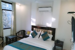 Delhi Empire Dx @New Delhi Railway station, Delhi