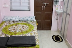 24/7 Private Entrance AC Room on Ground Floor with attach bathroom Near Shivaji Park, Mumbai