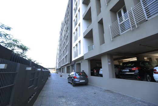 Lakeview Service Apartment