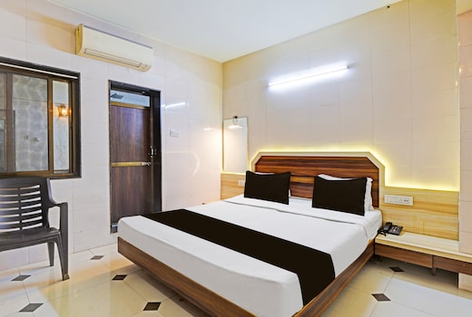 Hotel O Royal Season