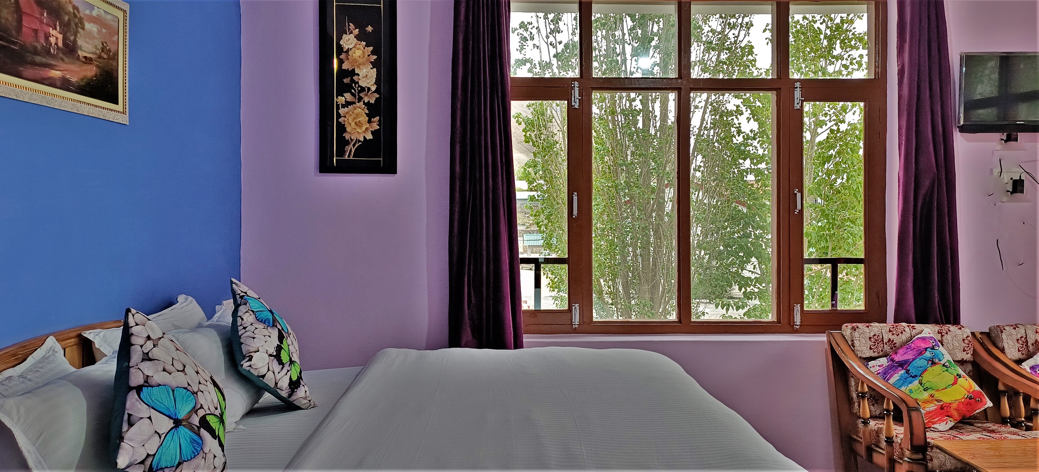 Kunga Hotel and restaurant - Tap to explore photos