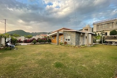 7 Hill Villa- Entire 2BHK with Private Pool, Udaipur