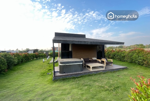 Pezo 1 | Boutique Stay with Outdoor Jacuzzi | Hyderabad by Homeyhuts