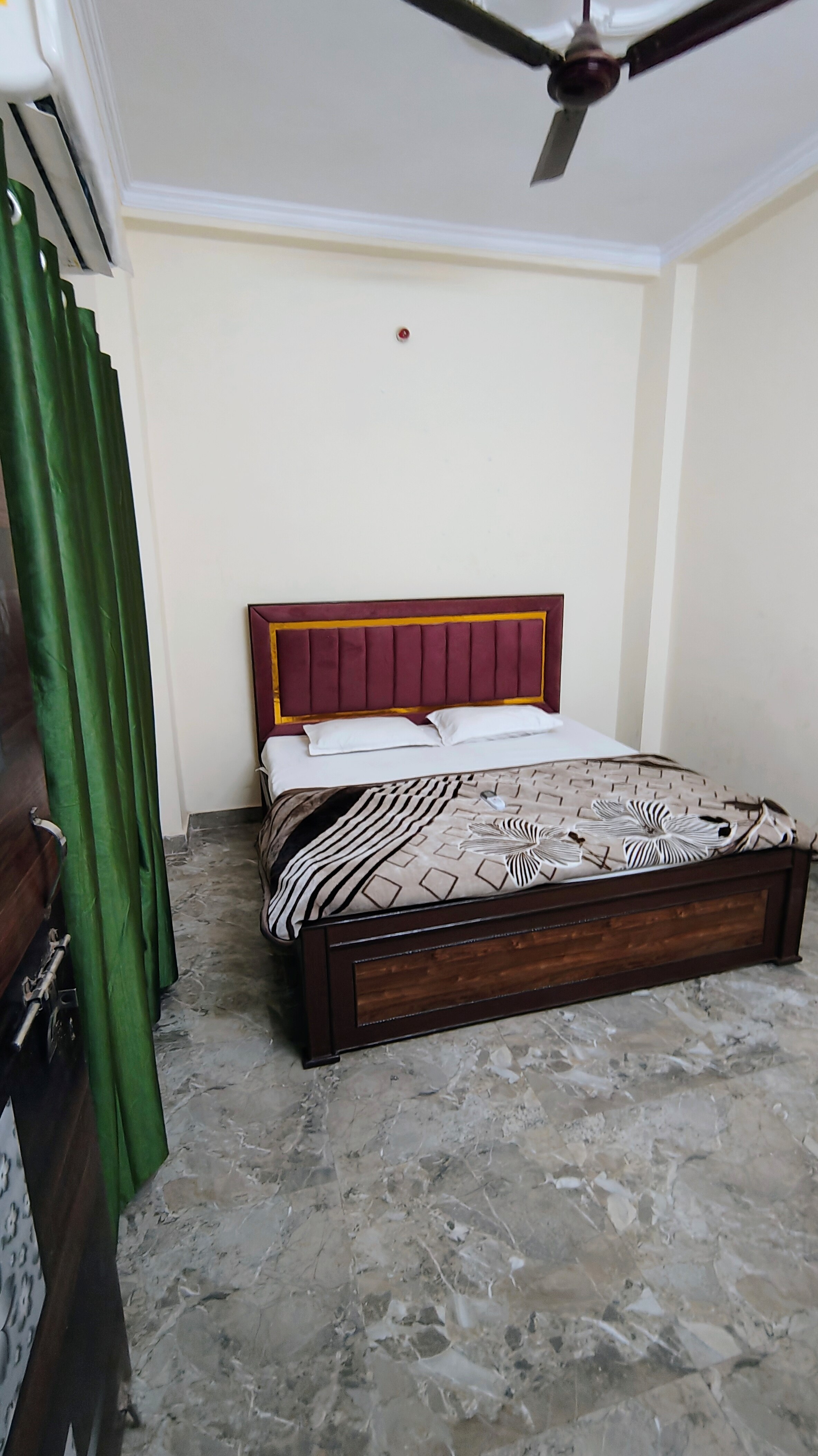 THE KASHI KUTIR - Tap to explore photos