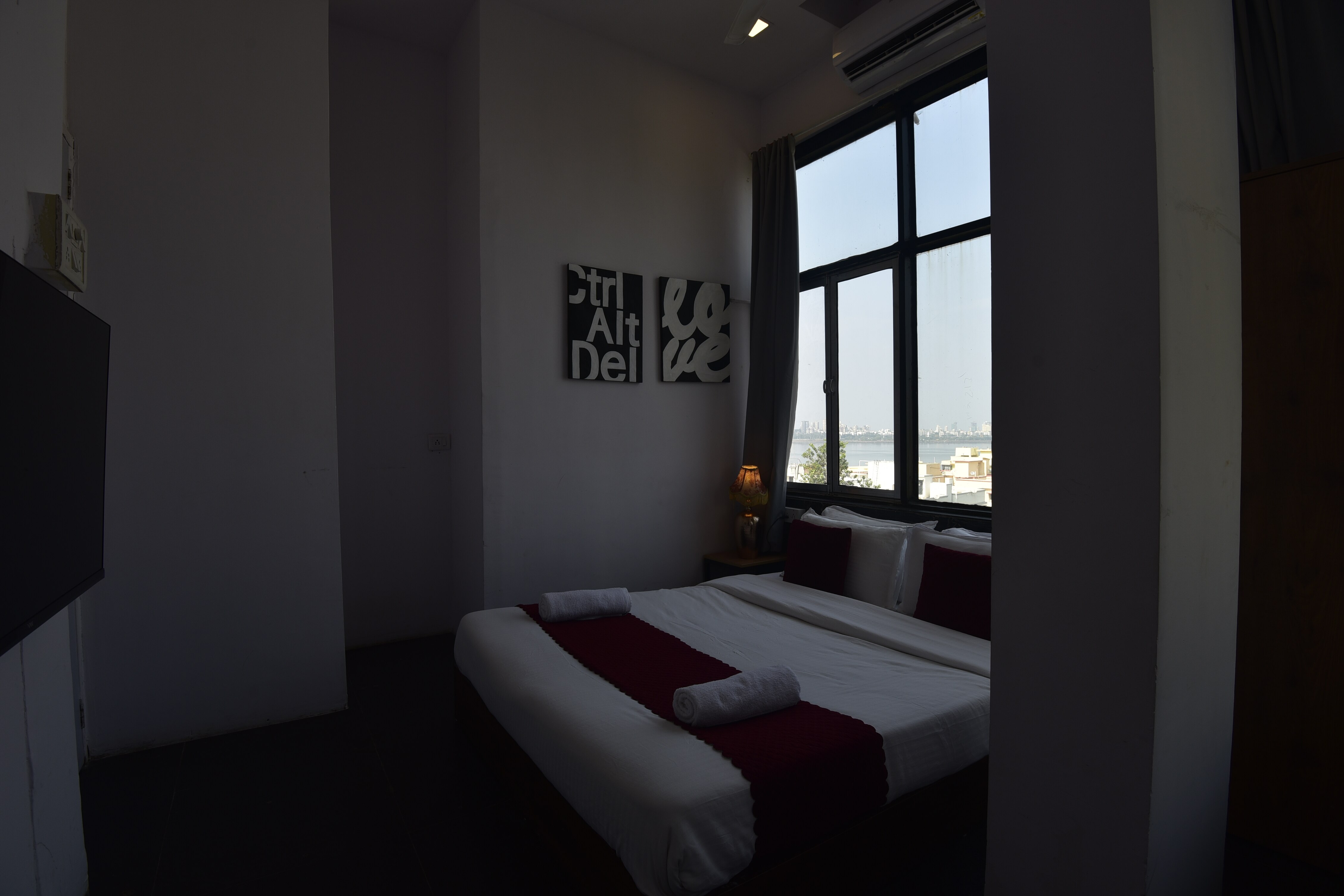 Hsquare Mahim Apartment A - Tap to explore photos