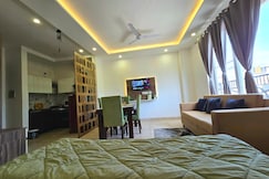 The Oxford Airbnb /Self checkin, Zirakpur