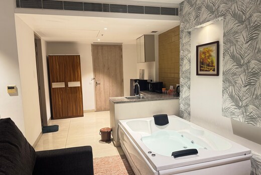 Studio with private jacuzzi