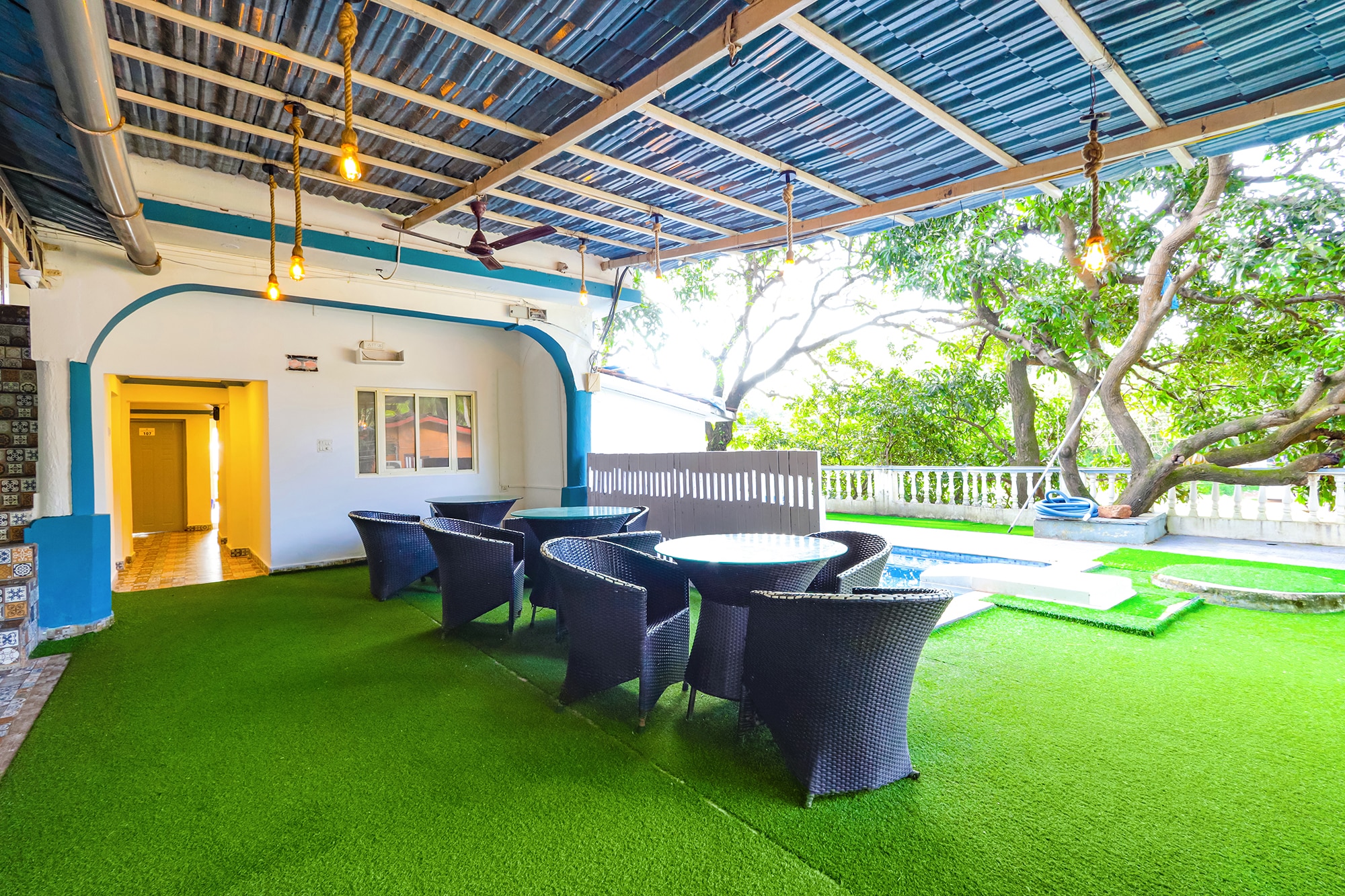 FabHotel Grand Royal By Casa Dos Reis, 400M From Candolim Beach - Tap to explore photos