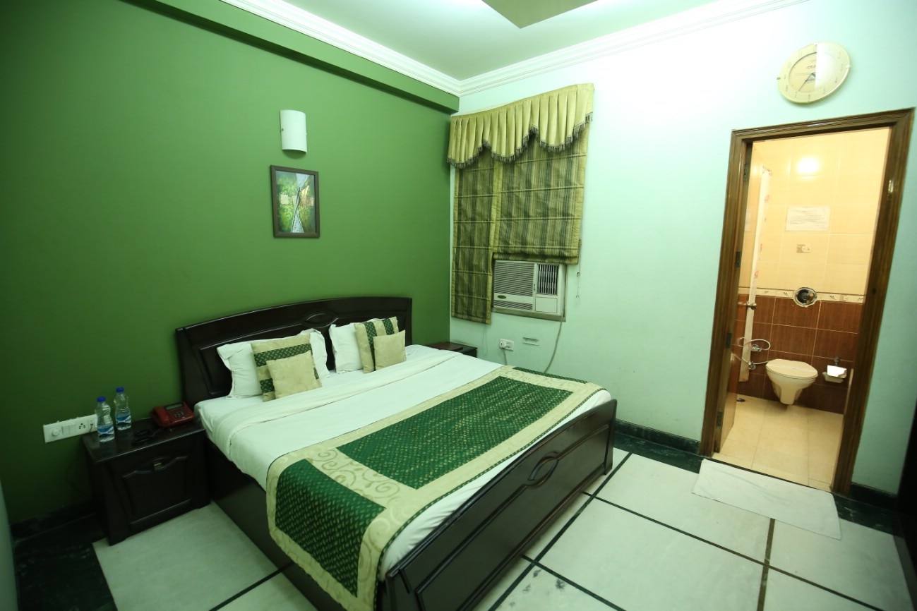 Hotel Singh Sahib - Tap to explore photos