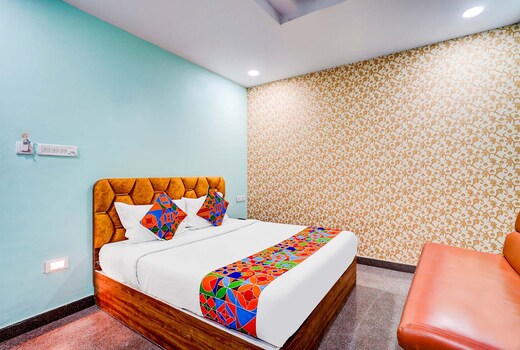 FabHotel Emara Inn