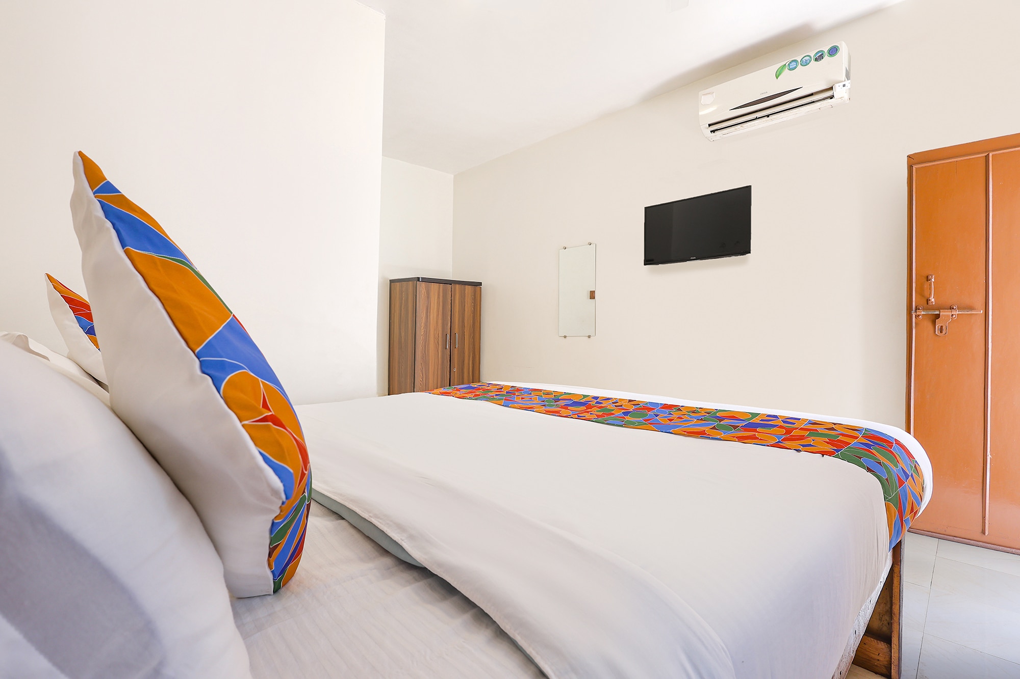 FabExpress Horizon Hideaway - Nr. Anjuna Beach - Tap to explore photos