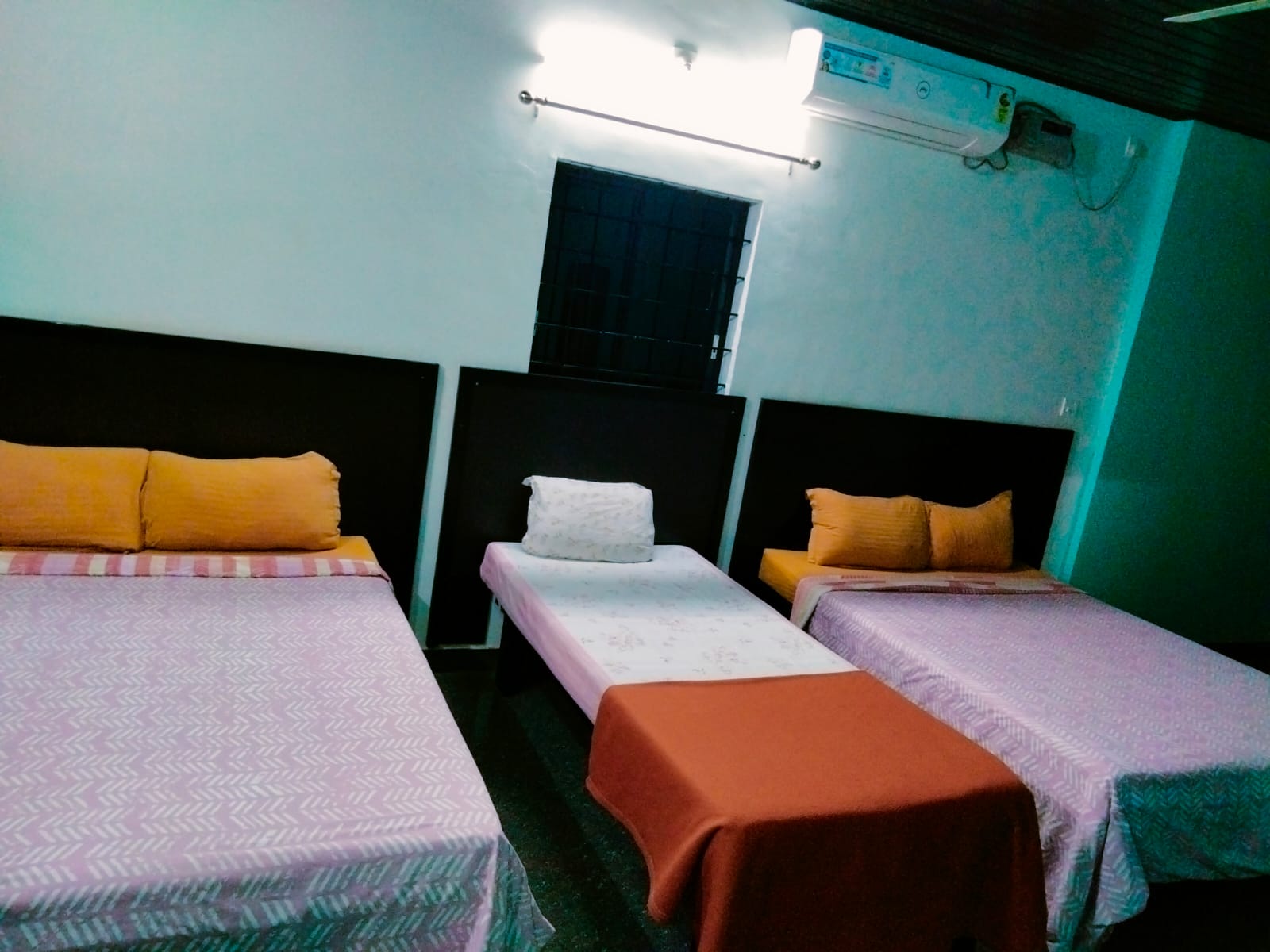 SRI KAMALESHA RESIDENCY AND LODGE - Tap to explore photos