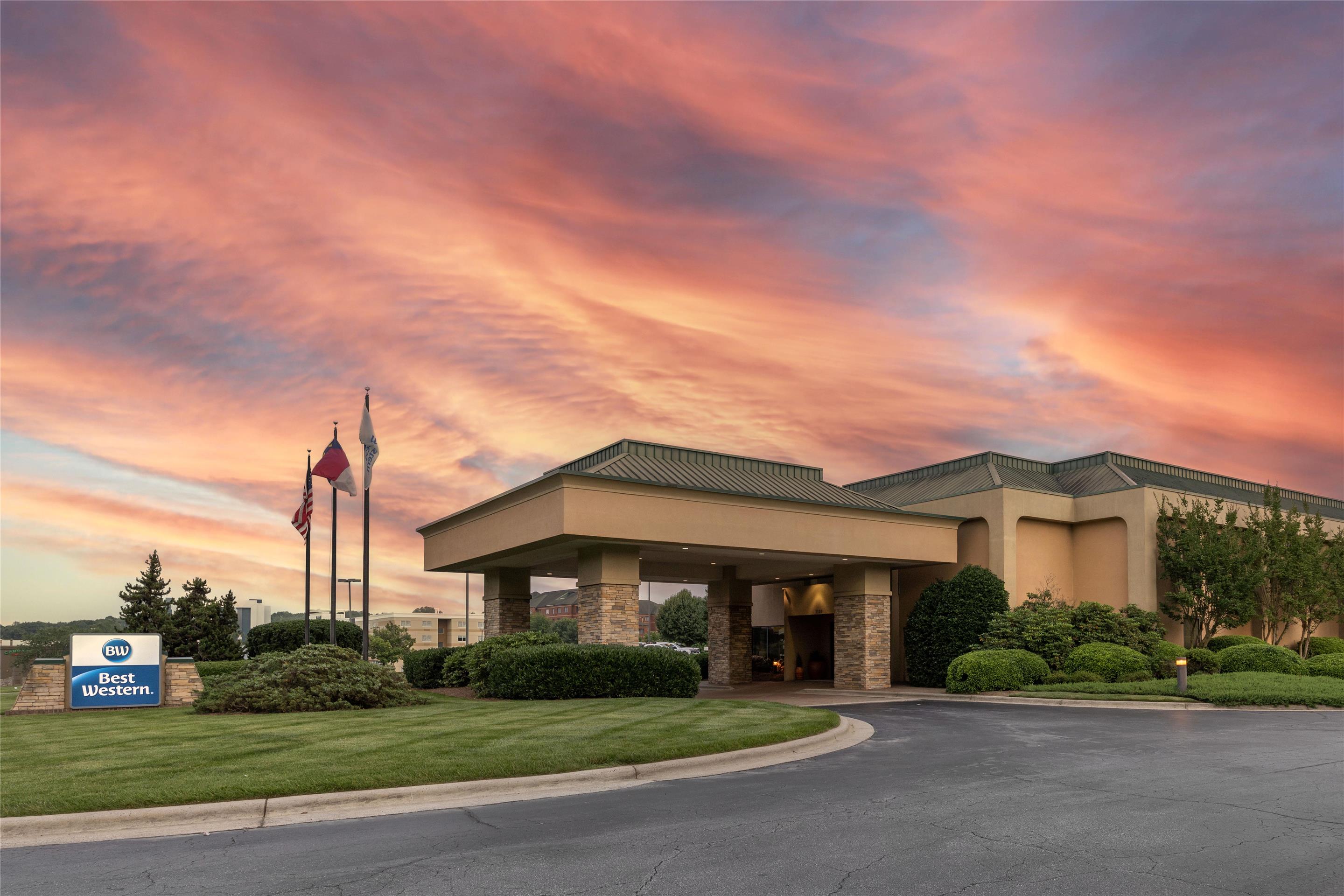 Best Western Hickory - Tap to explore photos