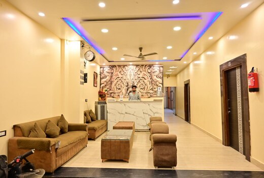 Siddhivinayak Luxury Stay I Near Kashi Vishwanath