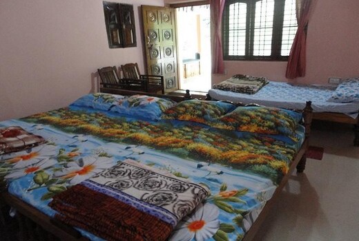 Bidirina Kadu Homestay | Rooms & Library