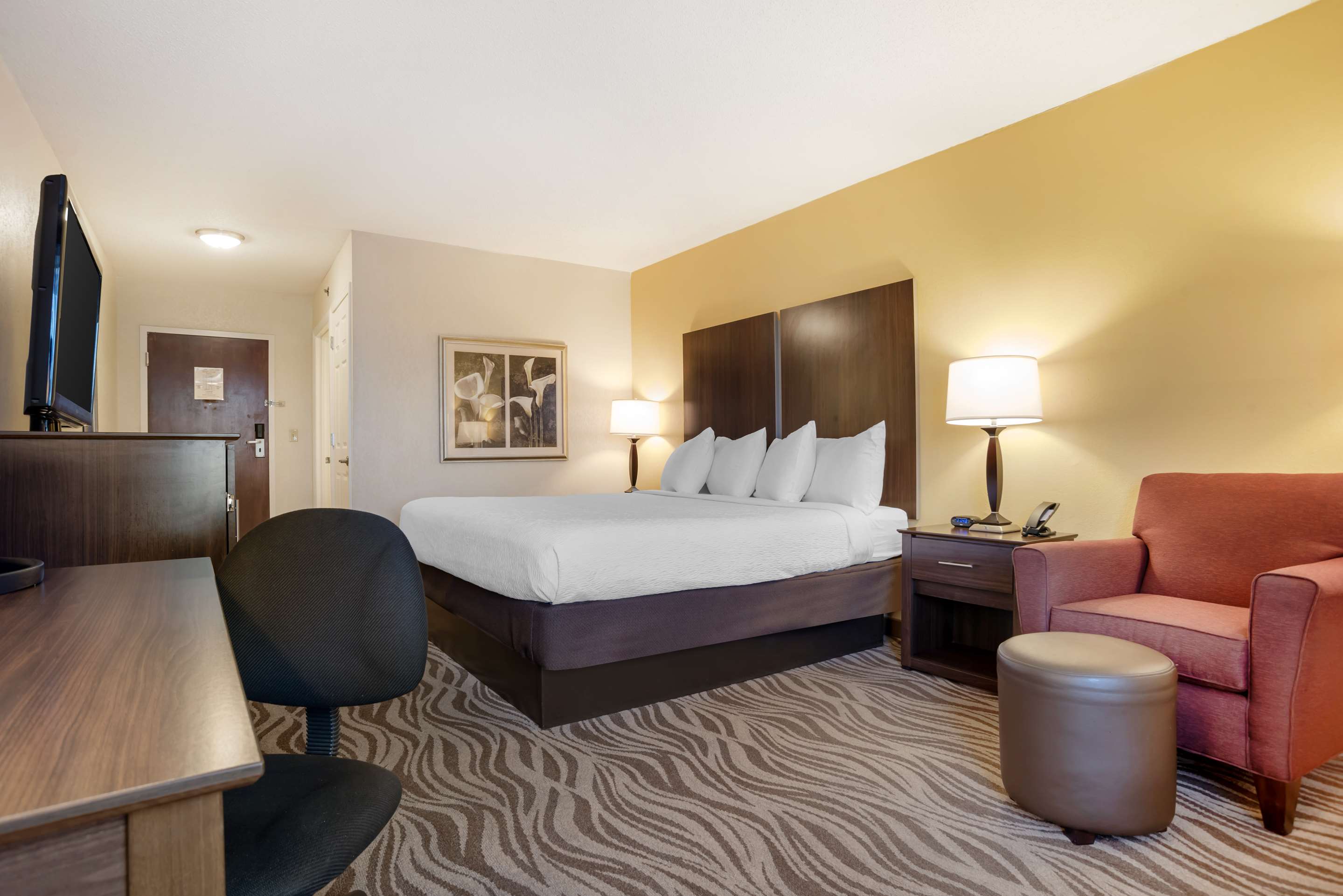 Best Western Plus Oak Mountain Inn - Tap to explore photos