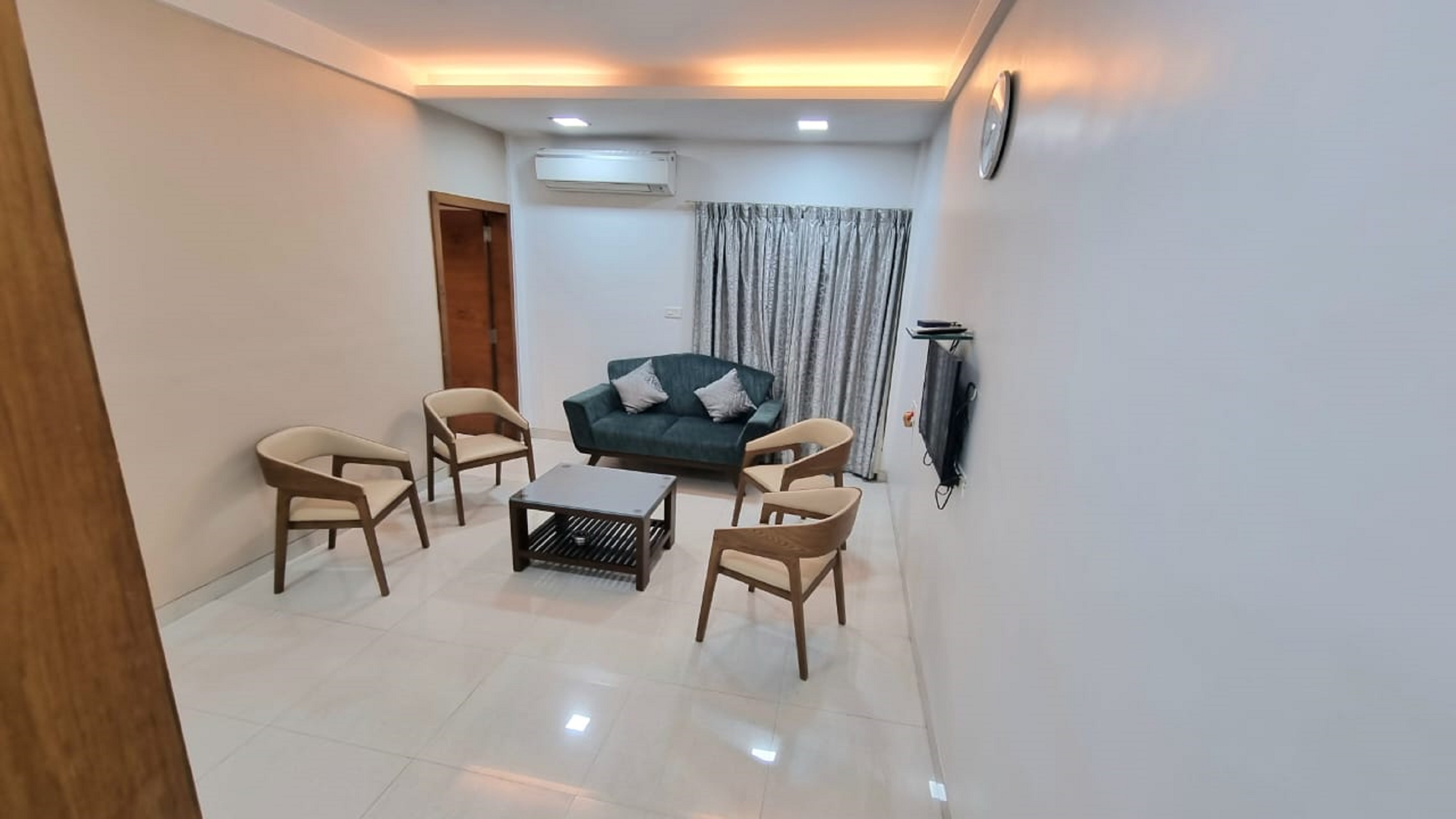 Hotel Raviraj 2