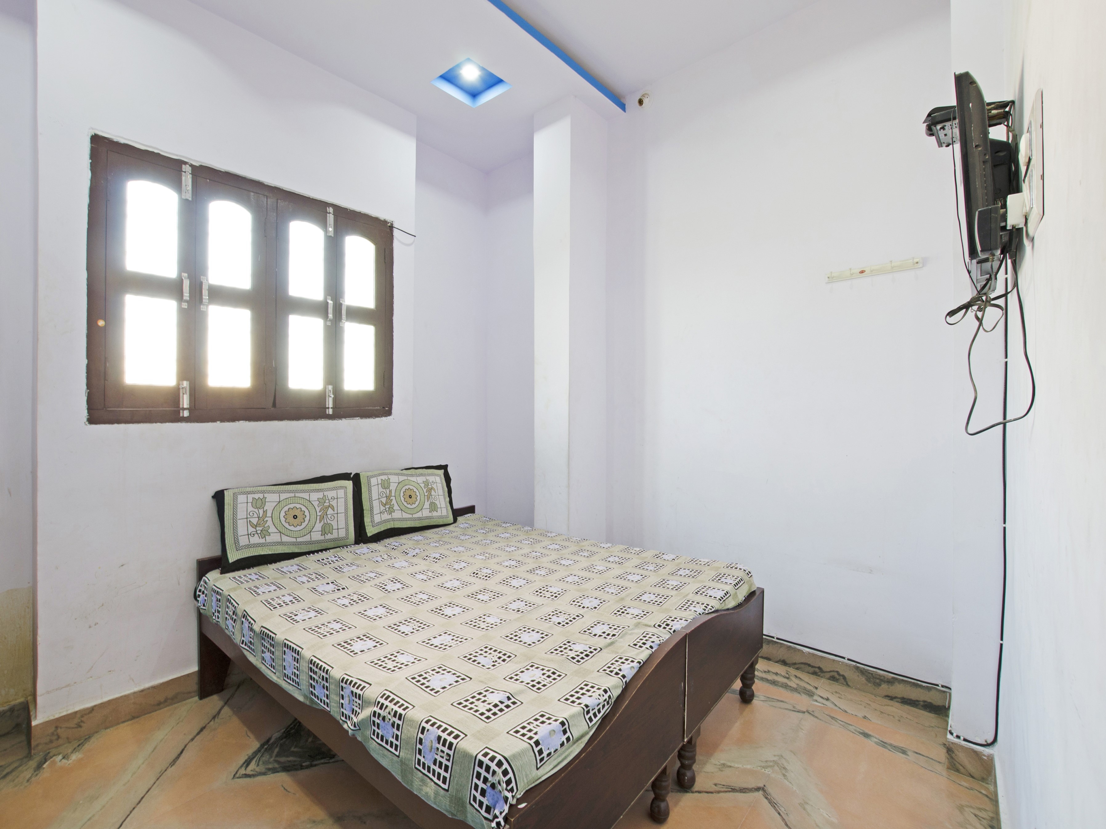 Shree Nath Guest House - Tap to explore photos