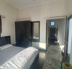 Family room 1