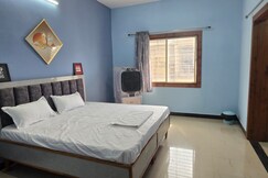 Om galaxy home stay, Ujjain