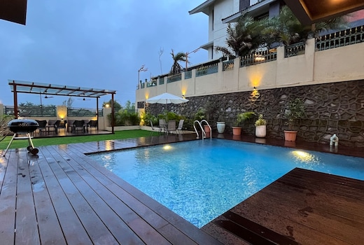 Tara The Luxe Villa Heated Pool Outdoor Theatre