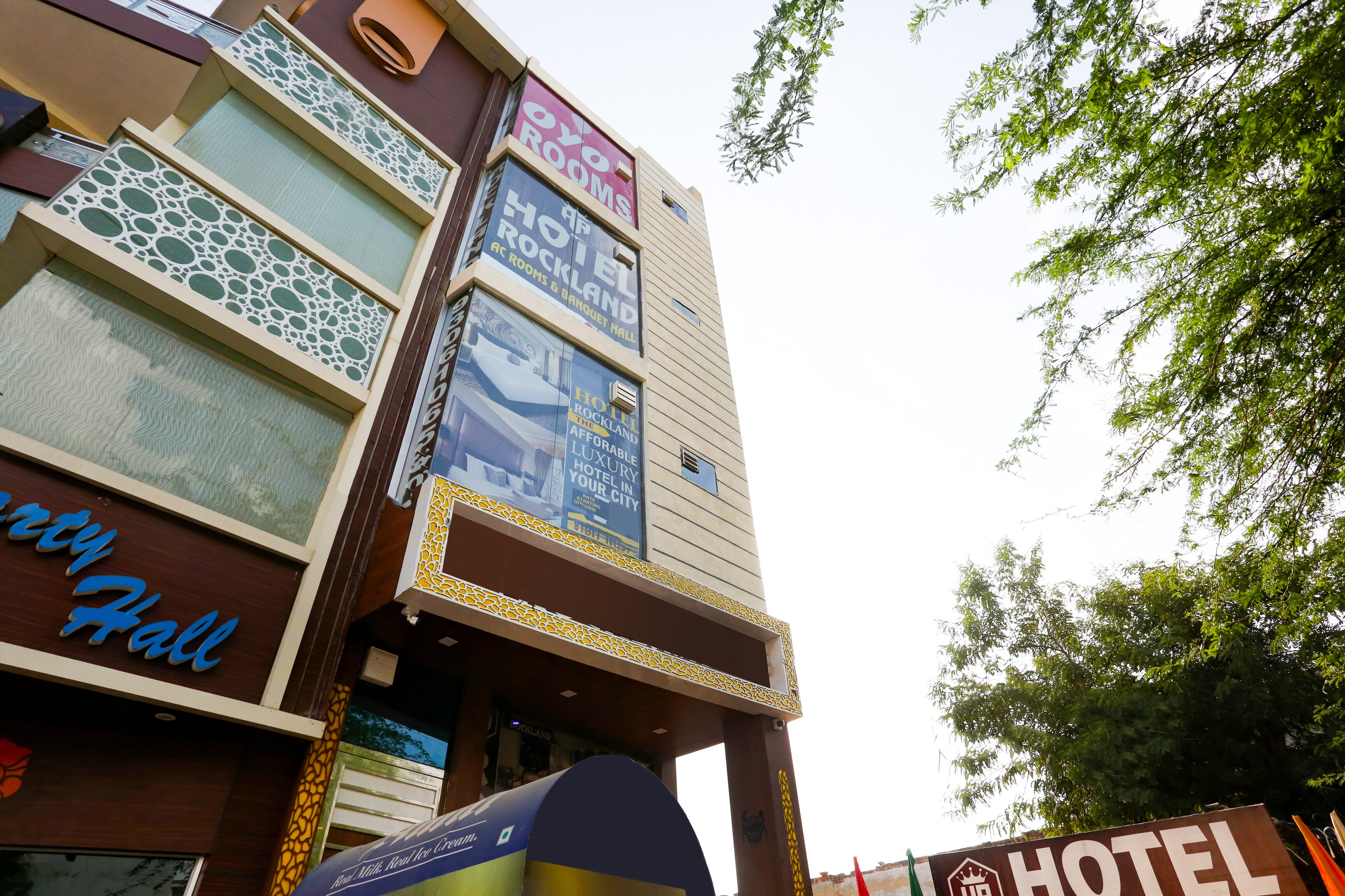 Hotel O Rockland - Tap to explore photos