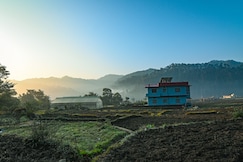 Room in Village Valley Farmstay near Kausani, Chaukhutiya