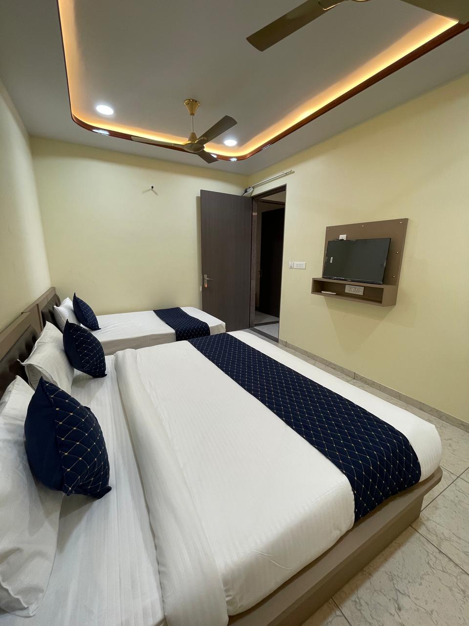 Hotel MB Nirala Shyam  50m from Shree Shyam Kund - Tap to explore photos