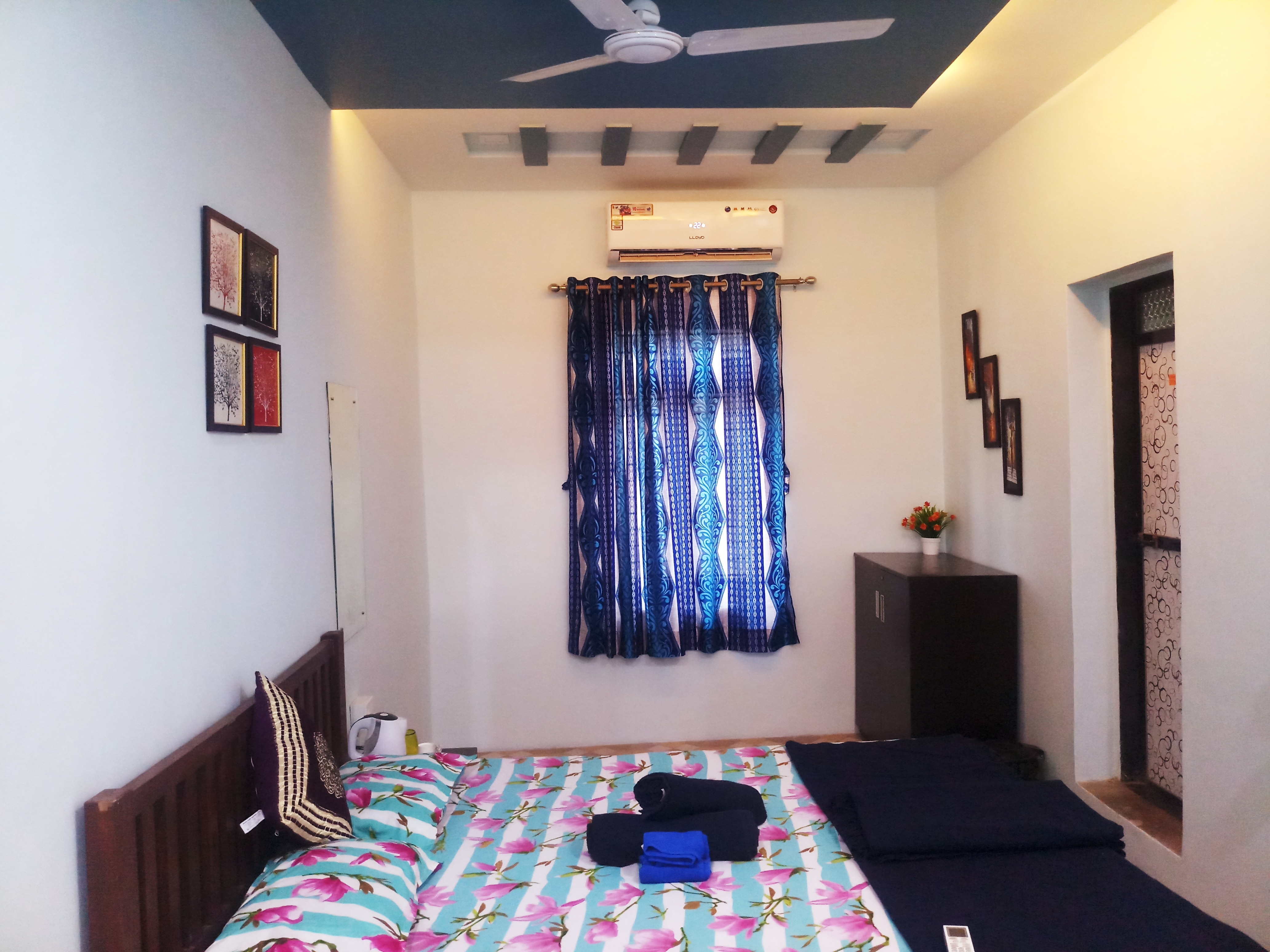 Anandi Villa | Rooms & Restaurant - Tap to explore photos
