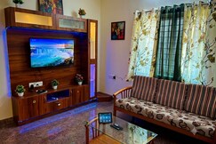 Cozy Court 2BHK 950m from Hosa road metro station, Bangalore