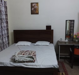 Deluxe Room 3