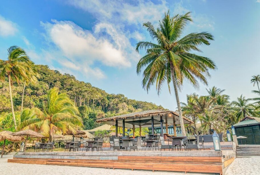 Plus Size Kitten The Taaras Beach Spa Resort Review