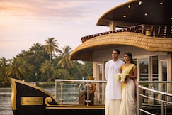 Kerala Luxury HouseBoat , Alleppey