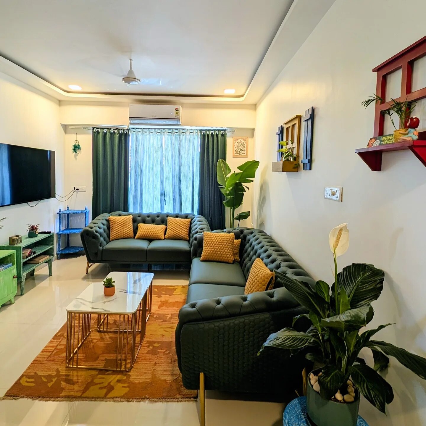 Luxury Mahal Majesty l Urban Escape l city view - Tap to explore photos