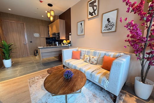 Cityscapes horizon  Restin stays  Paras sq Studio