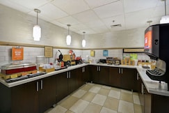 Hampton Inn by Hilton Detroit/Madison Heights/South Troy, Macomb