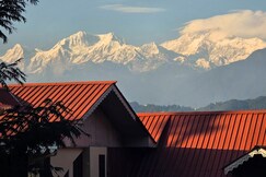 Pine Village Retreat, Pelling