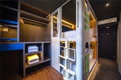 Cube Family Boutique Capsule Hotel @ Chinatown, Singapore